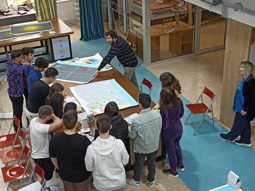 Μαθητές Λυκείου χαρτογράφησαν τα Καμίνια στον Πειραιά και πρότειναν λύσεις για περισσότερο πράσινο