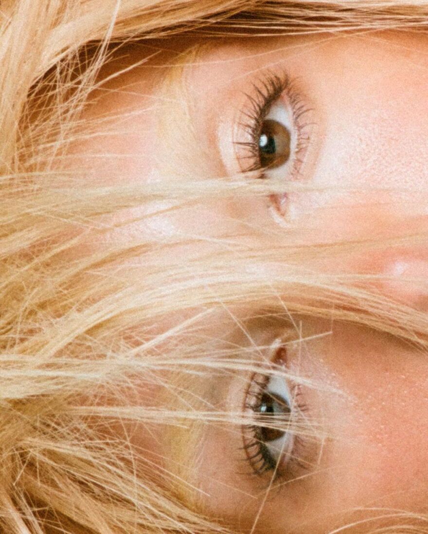 Ντούα Λίπα: Η ιδιαίτερη φωτογράφισή της - Με ζαρτιέρες και εσώρουχα σε εξώφυλλο περιοδικού