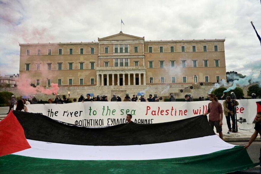 Εργατική Πρωτομαγιά με παλαιστινιακές σημαίες σε Ευρώπη και Μέση Ανατολή