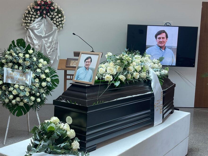 Στο Αποτεφρωτήριο Ριτσώνας το τελευταίο αντίο στον Τάκη Χατζόπουλο