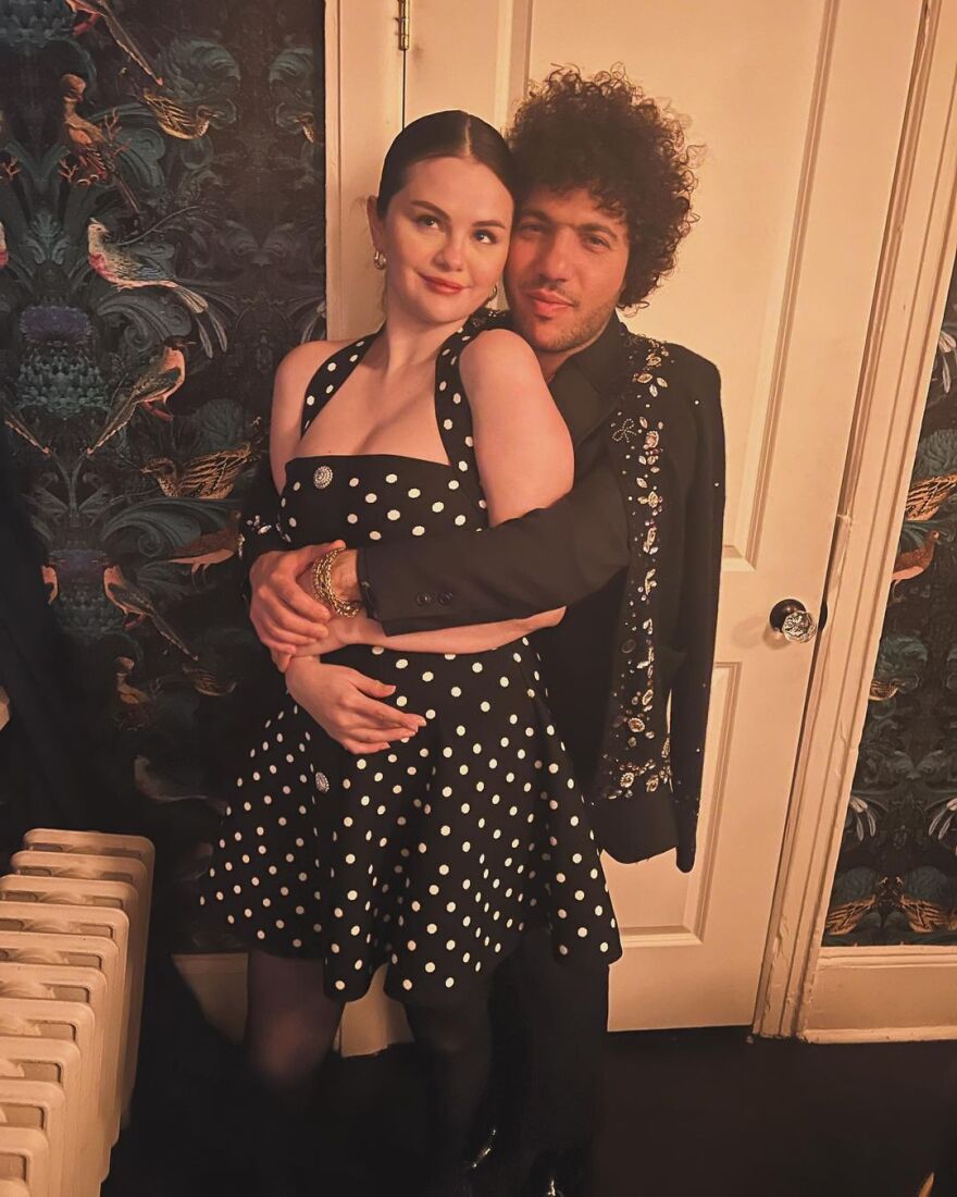 Μπένι Μπλάνκο: Κυκλοφόρησε το πρώτο του βιβλίο - Τόσο περήφανη, γράφει η Σελένα Γκόμεζ