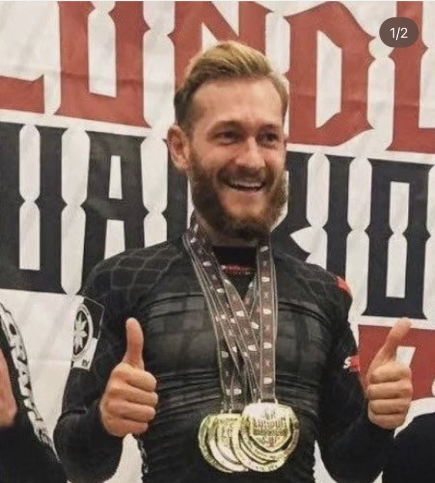 Λονδίνο: Σε αμόκ ο δράστης της επίθεσης με σπαθί πριν δολοφονήσει τον 14χρονο – Εισέβαλε σε σπίτι για να σκοτώσει τον πατέρα