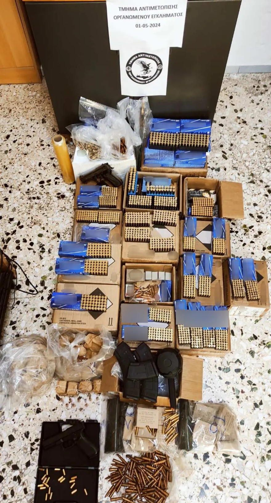 Κρήτη: Σπείρα διακινούσε χιλιάδες σφαίρες και κροτίδες – Η αστυνομία ψάχνει το «πελατολόγιο»