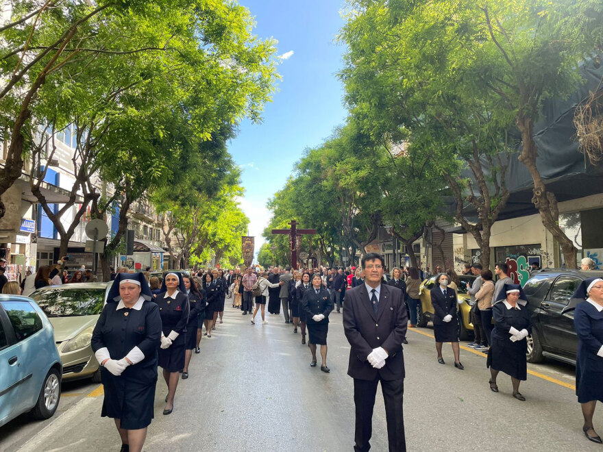 Θεσσαλονίκη: Με κατάνυξη η περιφορά του Επιταφίου του Αγίου Μηνά - Δείτε βίντεο και φωτογραφίες 