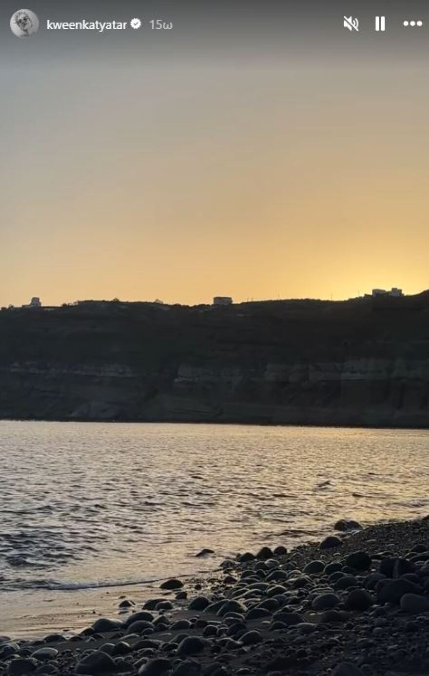 Κάτια Ταραμπάνκο: Οι βουτιές της στη Σαντορίνη - Δείτε βίντεο