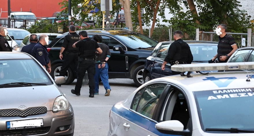 Λάρισα: Αιματηρή συμπλοκή σε διαμέρισμα πολυκατοικίας-Δύο άτομα στο νοσοκομείο