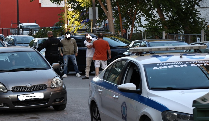 Λάρισα: Αιματηρή συμπλοκή σε διαμέρισμα πολυκατοικίας-Δύο άτομα στο νοσοκομείο