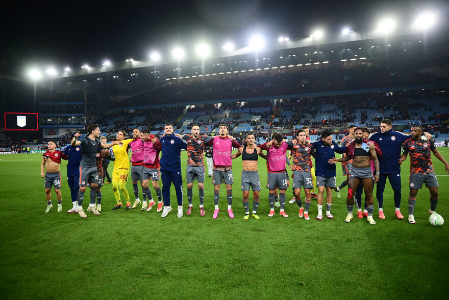 Θρύλος με τεσσάρα στην Αγγλία, ο Ολυμπιακός πάει για τελικό στην Αθήνα, 4-2 την Άστον Βίλα - Δείτε τα γκολ