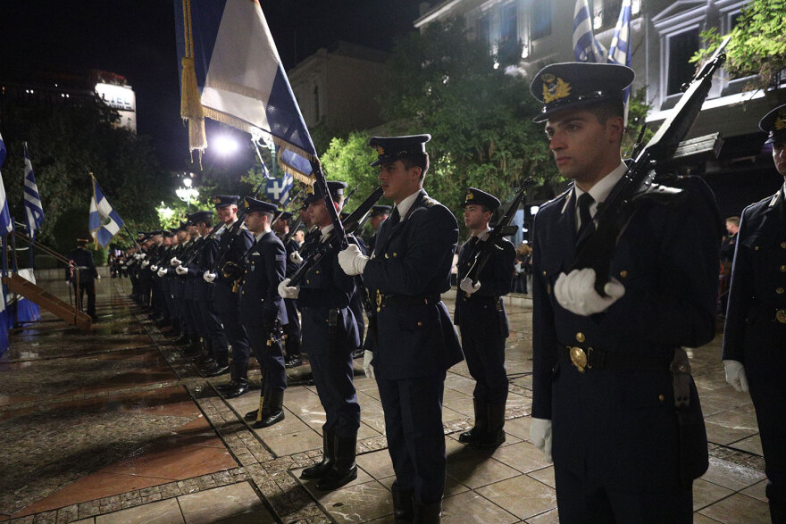 Με κατάνυξη γιορτάστηκε η Ανάσταση σε όλη την Ελλάδα