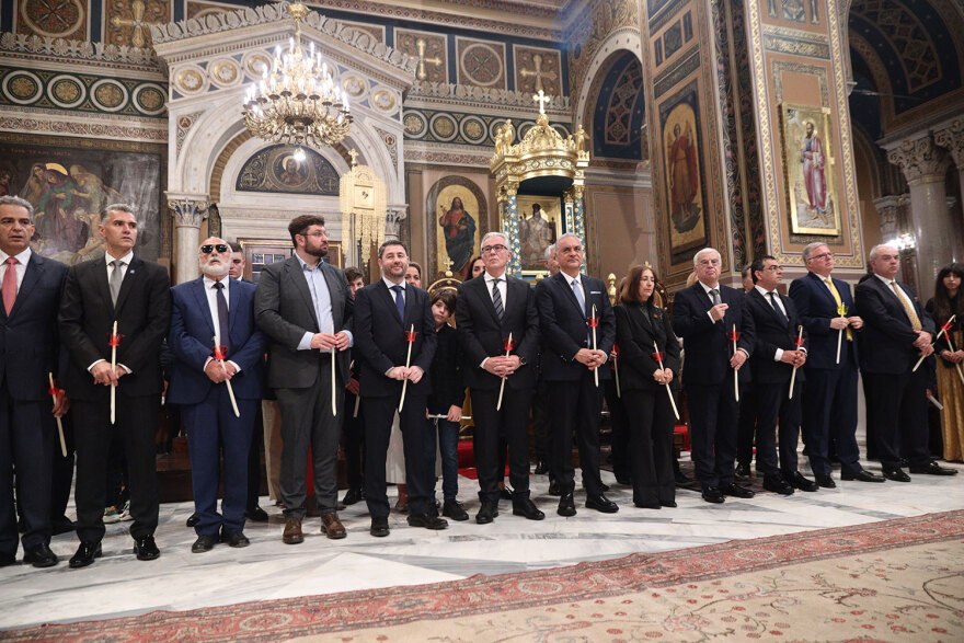 Με κατάνυξη γιορτάστηκε η Ανάσταση σε όλη την Ελλάδα