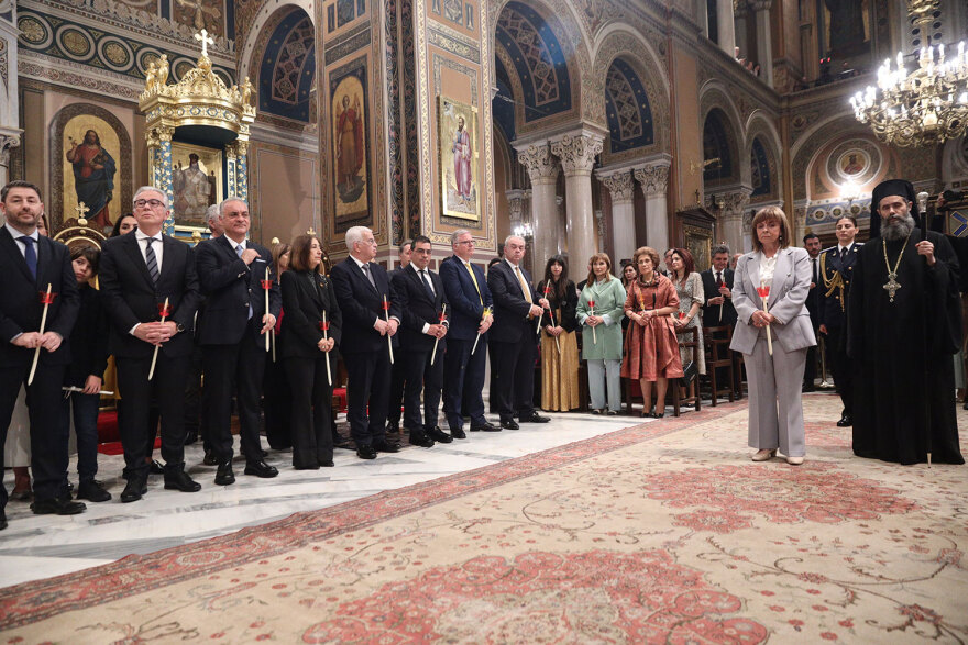 Με κατάνυξη γιορτάστηκε η Ανάσταση σε όλη την Ελλάδα