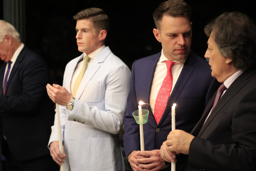 Στην Κέρκυρα ο Κασσελάκης για την τελετή της Ανάστασης - Δείτε φωτογραφίες