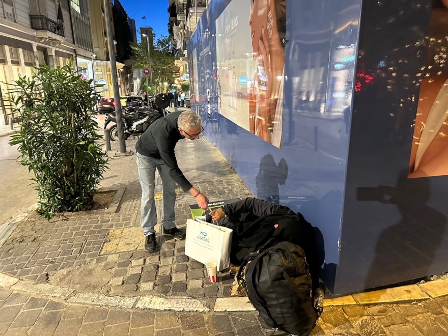 Η «Αποστολή» της Ιεράς Αρχιεπισκοπής Αθηνών δίπλα σε κάθε άστεγο της πρωτεύουσας την Μεγάλη Εβδομάδα