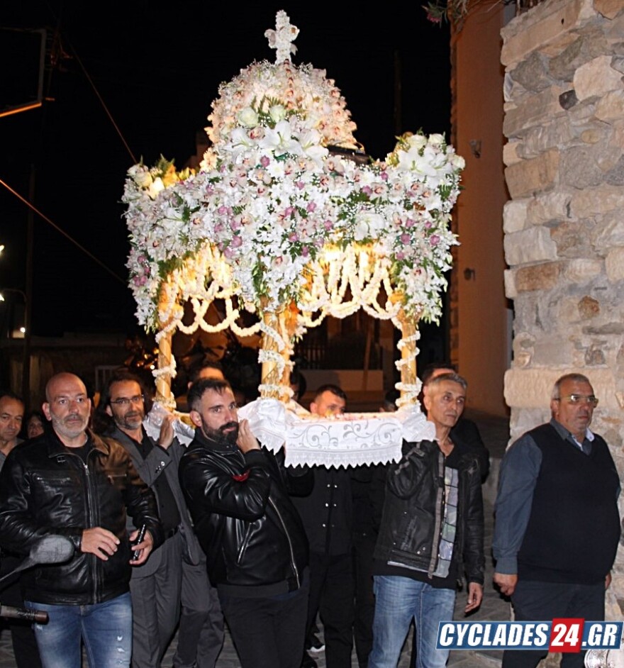 Νάξος: H συνάντηση τριών Επιταφίων στη Χώρα - Δείτε βίντεο