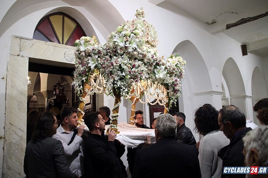 Νάξος: H συνάντηση τριών Επιταφίων στη Χώρα - Δείτε βίντεο