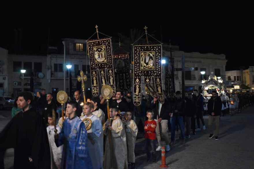 Λήμνος: Η συνάντηση Τριών Επιταφίων στο γραφικό λιμάνι της Μύρινας - Δείτε βίντεο
