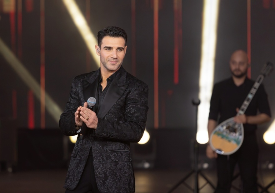 Ανάσταση στο «Σπίτι με το MEGA»  με τον Πέτρο Ιακωβίδη - Δείτε μουσικά αποσπάσματα