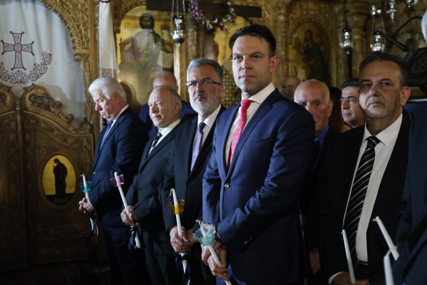 Στην Κέρκυρα ο Κασσελάκης για την τελετή της Ανάστασης - Δείτε φωτογραφίες