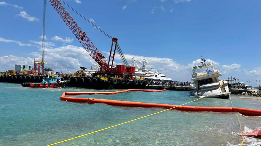 Σπέτσες: Σε εξέλιξη η επιχείρηση για τη ρυμούλκηση της θαλαμηγού που προσέκρουσε στην προβλήτα - Φωτογραφίες