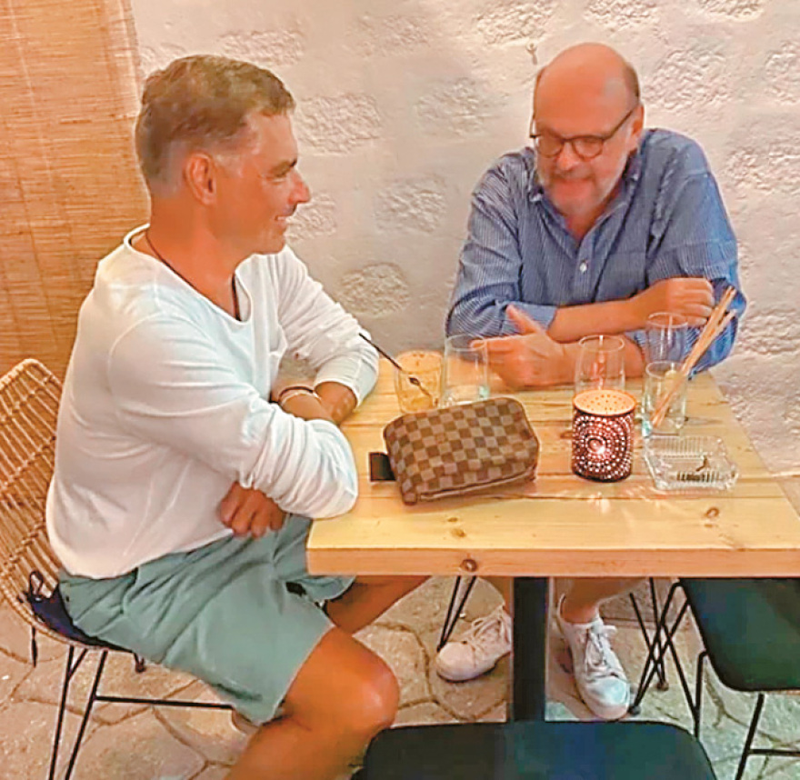 Πώς ο Στέφανος Κασσελάκης γνώρισε τον Άρη Σπηλιωτόπουλο και τον έκανε σύμβουλό του