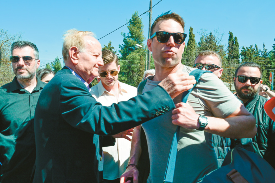 Φορο-δικαστική εκκρεμότητα 11 εκατ. ευρώ του πατέρα Κασσελάκη για την πρώην βίλα του στην Εκάλη