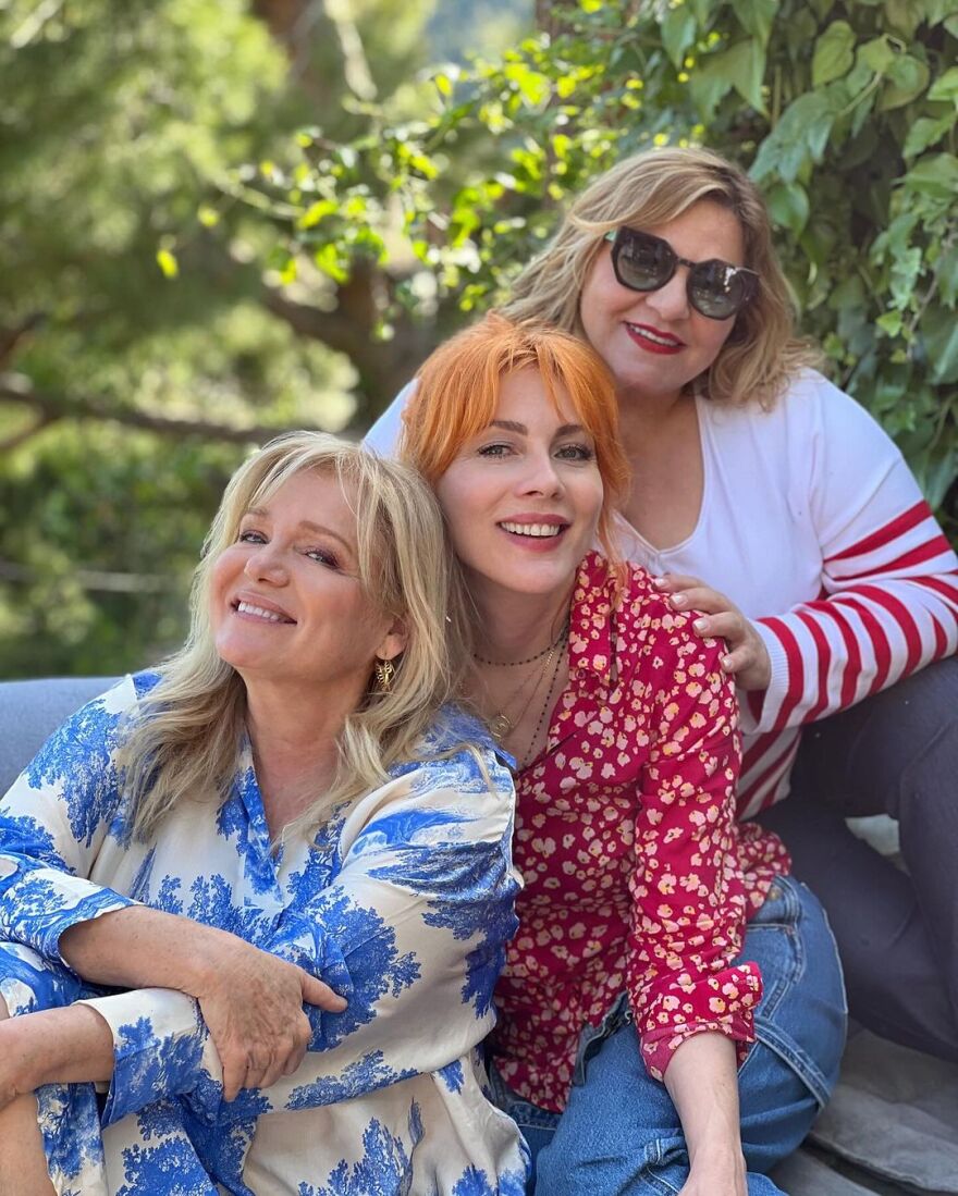 Σμαράγδα Καρύδη: Οι πασχαλινές διακοπές στο Πήλιο με γνωστούς φίλους της 