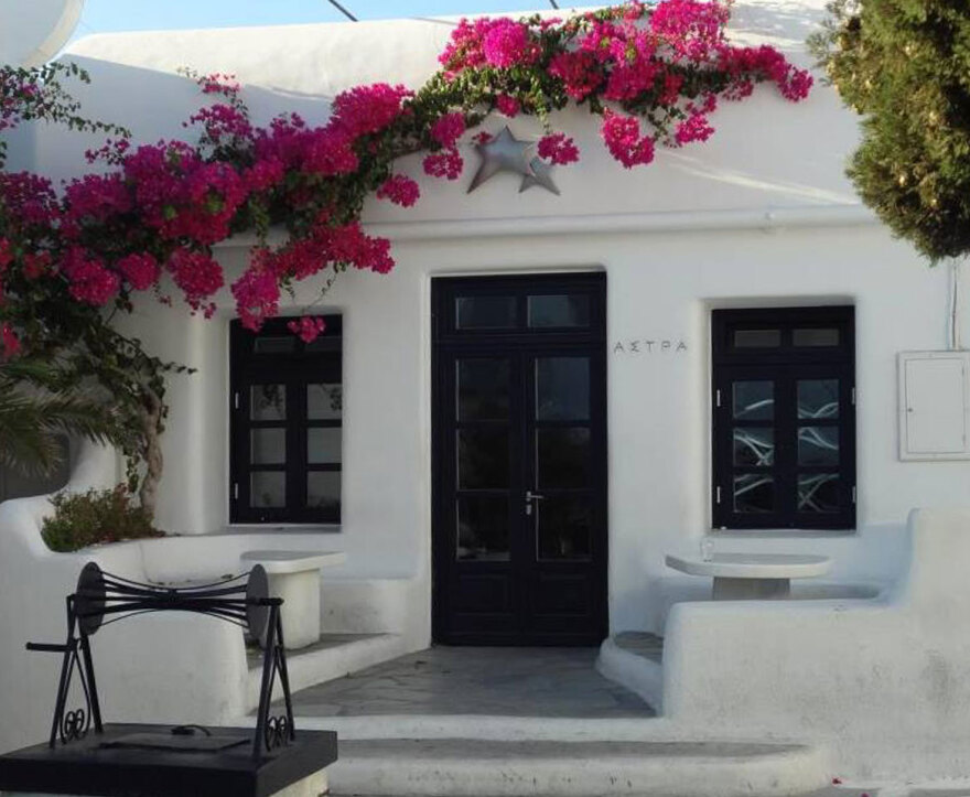 Μύκονος: Διαμάχη για τα «Aστρα» του Minas