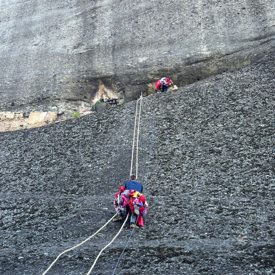 Βίντεο - φωτογραφίες: Η αναρρίχηση στα επιβλητικά βράχια των Μετεώρων