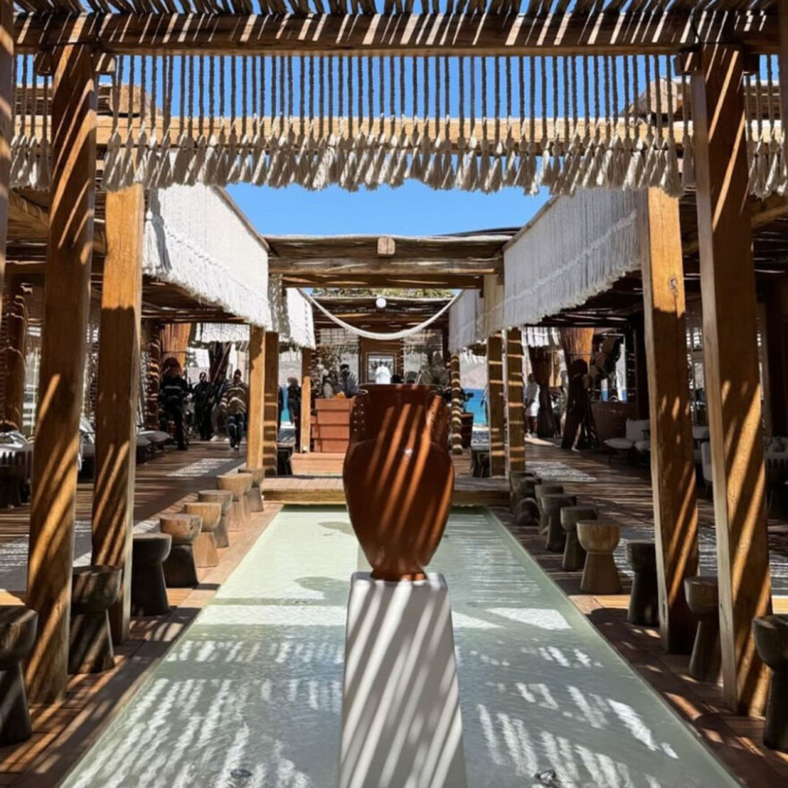 Μύκονος: Πάσχα με κοσμοσυρροή και opening στο νησί των ανέμων - Δείτε φωτογραφίες