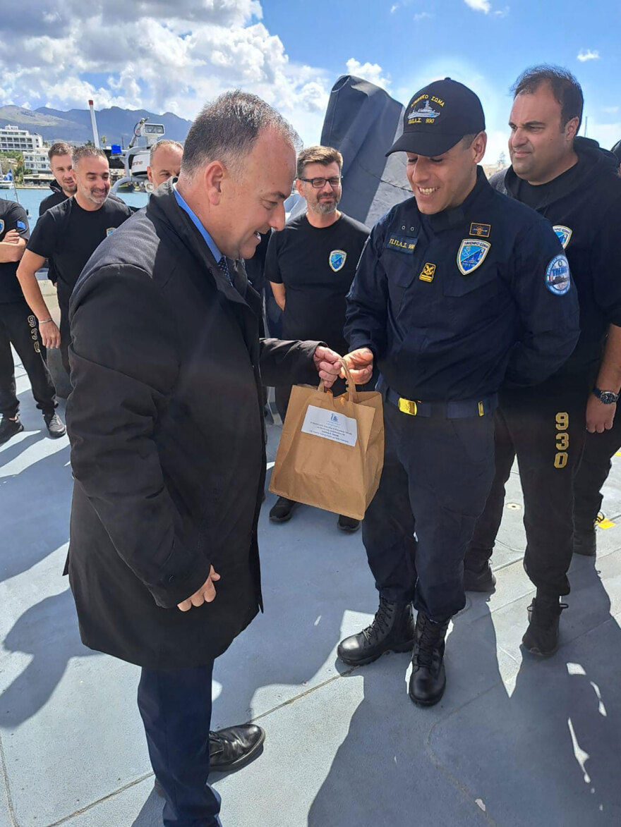 Πασχαλινά γεύματα αγάπης στα πληρώματα σκαφών του Λιμενικού Σώματος