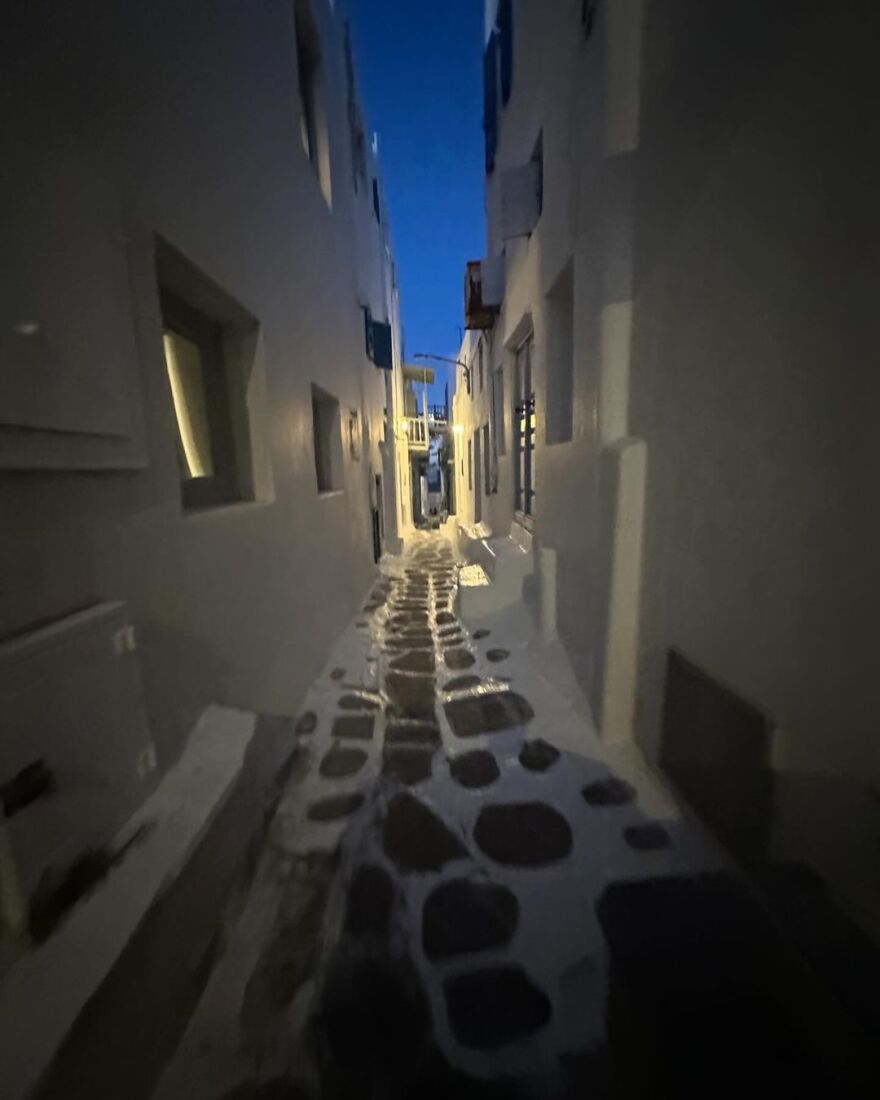 Δέσποινα Βανδή: Οι φωτογραφίες της με τον Βασίλη Μπισμπίκη από το Πάσχα στη Μύκονο 