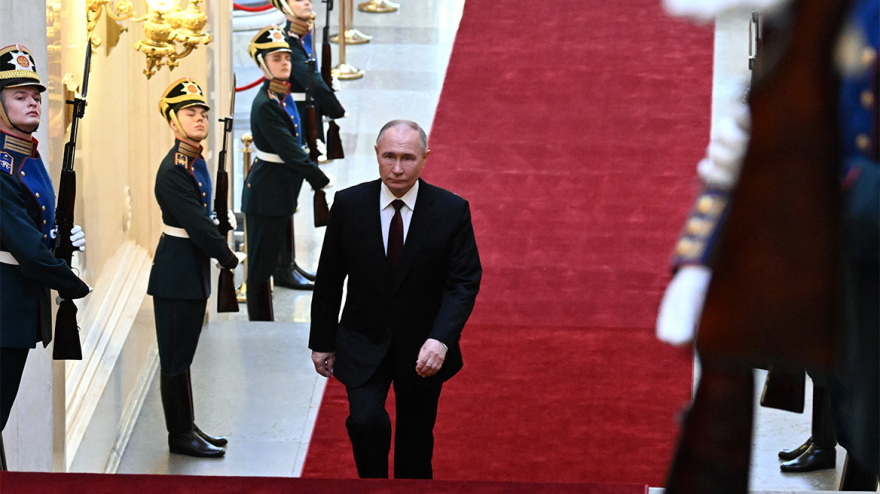 Ο Πούτιν ορκίστηκε για την 5η θητεία του και δήλωσε ανοιχτός για διάλογο με τη Δύση - Δείτε βίντεο και φωτογραφίες