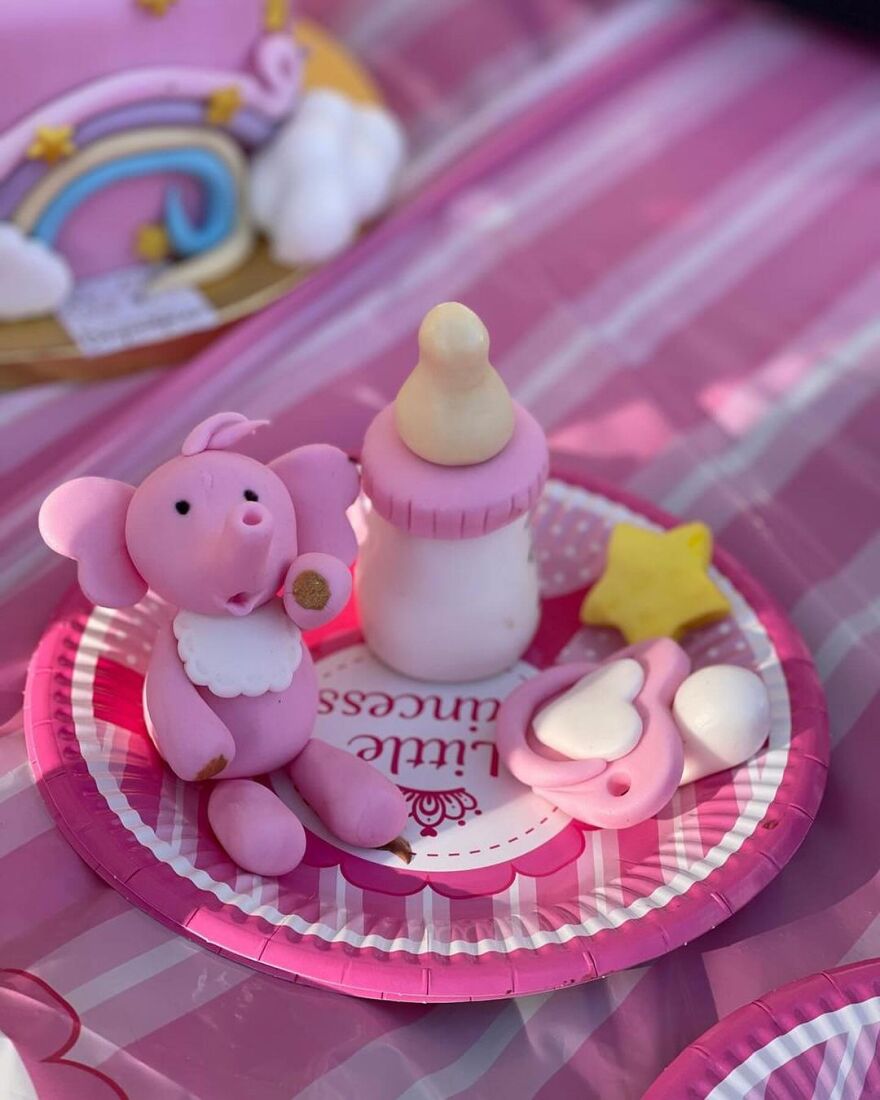 Βίκυ Κάβουρα - Γιώργος Τζαβέλλας: Το φωτογραφικό άλμπουμ από το baby shower λίγο πριν γίνουν γονείς