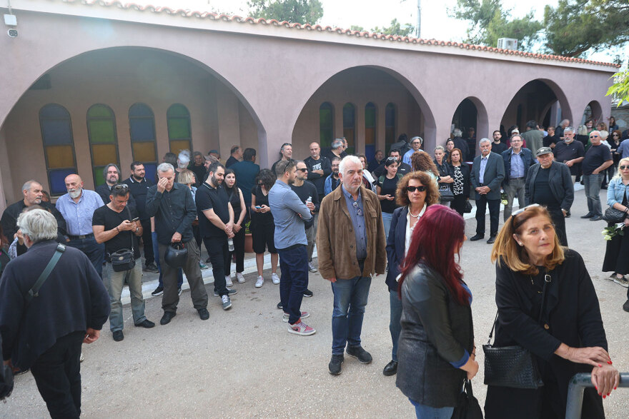 Αντώνης Τουρκογιώργης: Σε κλίμα συγκίνησης το τελευταίο αντίο στον σπουδαίο τραγουδιστή