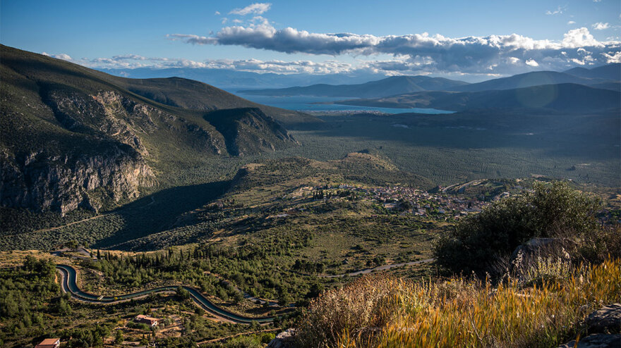Αναζητώντας τον σύγχρονο χρησμό στους Δελφούς