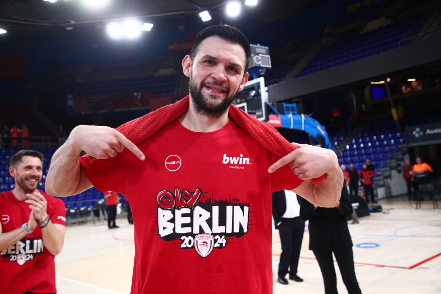 Επική πρόκριση του Ολυμπιακού στο Final-4 της Euroleague - Κέρδισε 63-59 μέσα στη Βαρκελώνη - Βίντεο, φωτογραφίες 