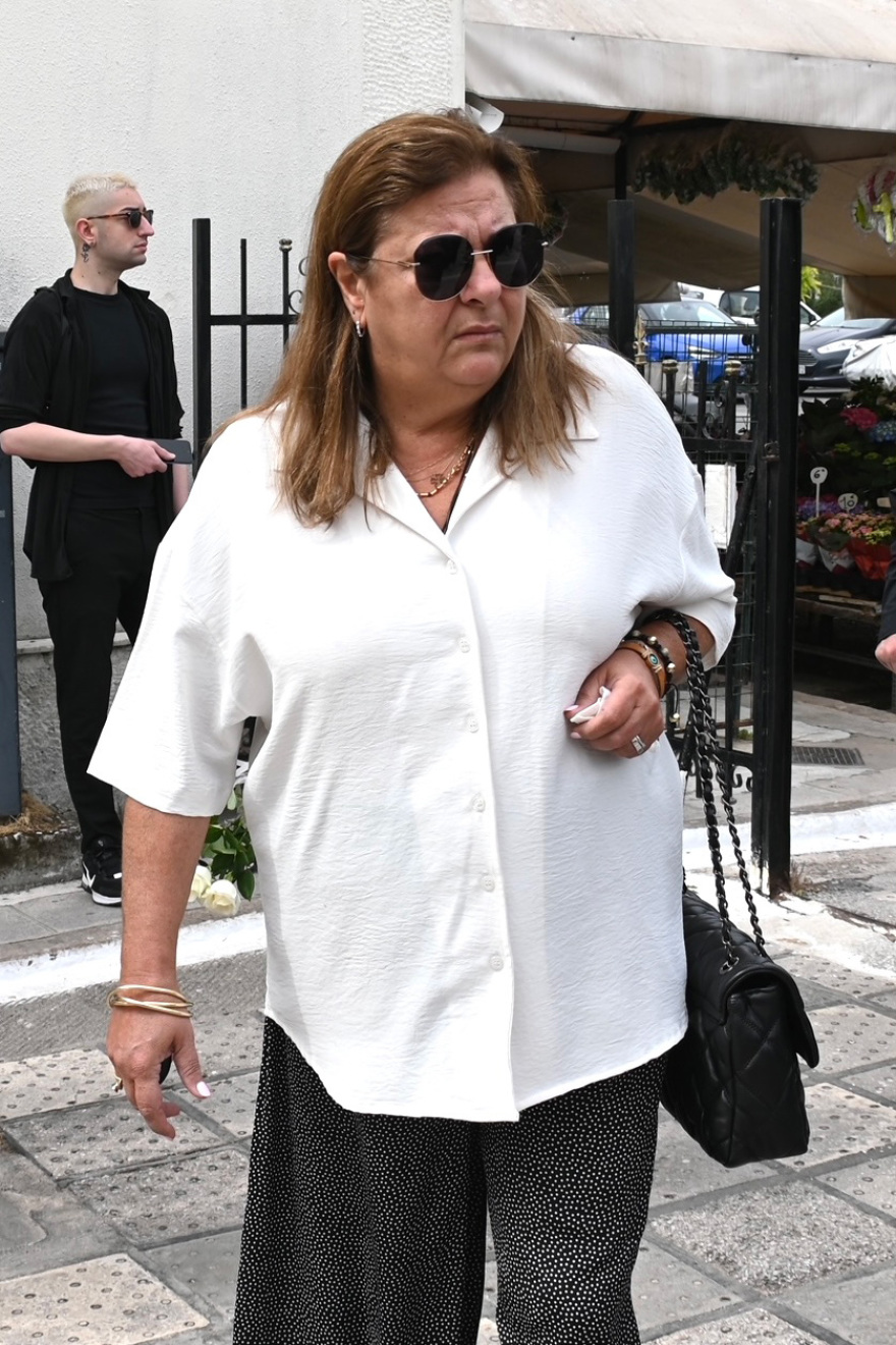  Άννα Παναγιωτοπούλου: Σε κλίμα συγκίνησης το τελευταίο αντίο στην αγαπημένη ηθοποιό 