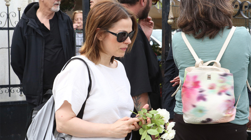  Άννα Παναγιωτοπούλου: Σε κλίμα συγκίνησης το τελευταίο αντίο στην αγαπημένη ηθοποιό 