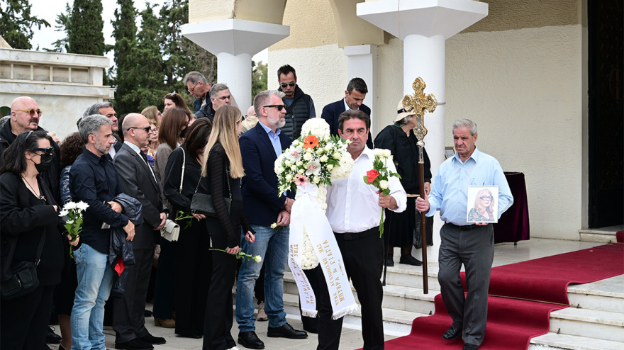  Άννα Παναγιωτοπούλου: Σε κλίμα συγκίνησης το τελευταίο αντίο στην αγαπημένη ηθοποιό 