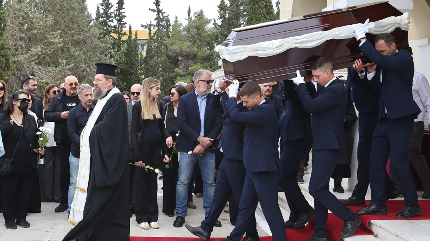  Άννα Παναγιωτοπούλου: Σε κλίμα συγκίνησης το τελευταίο αντίο στην αγαπημένη ηθοποιό 