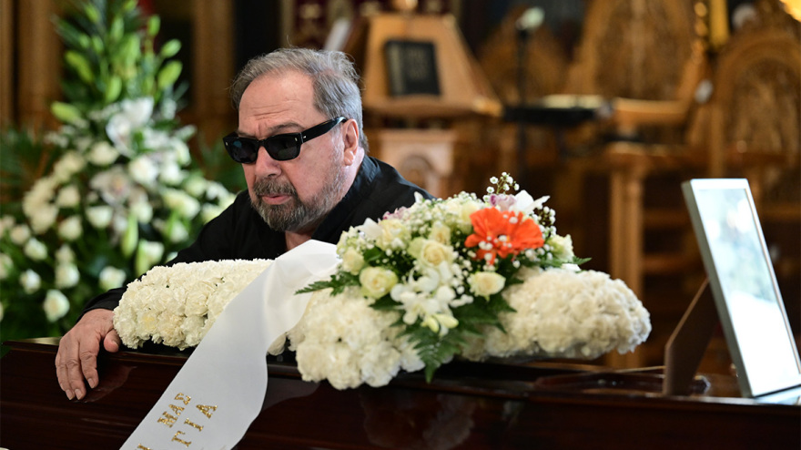  Άννα Παναγιωτοπούλου: Σε κλίμα συγκίνησης το τελευταίο αντίο στην αγαπημένη ηθοποιό 