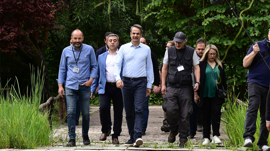 Κυριάκος Μητσοτάκης: Στη Μονή Δαφνίου ο πρωθυπουργός - Δείτε φωτογραφίες