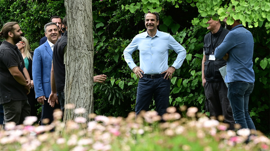 Κυριάκος Μητσοτάκης: Στη Μονή Δαφνίου ο πρωθυπουργός - Δείτε φωτογραφίες