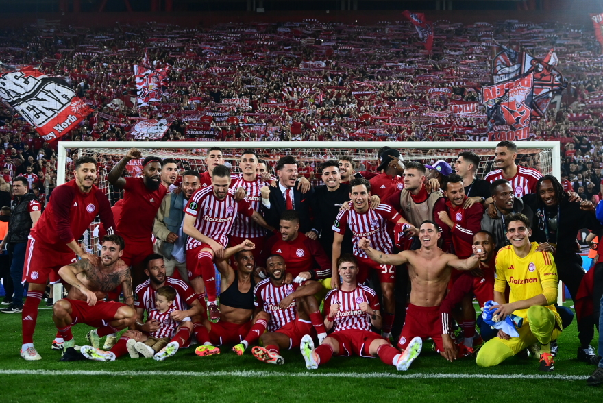 Ολυμπιακός: Ελληνική τραγωδία για την Άστον Βίλα, γράφουν οι Άγγλοι - «Φέρτε μας το Ευρωπαϊκό» το σύνθημα του κόσμου του Ολυμπιακού