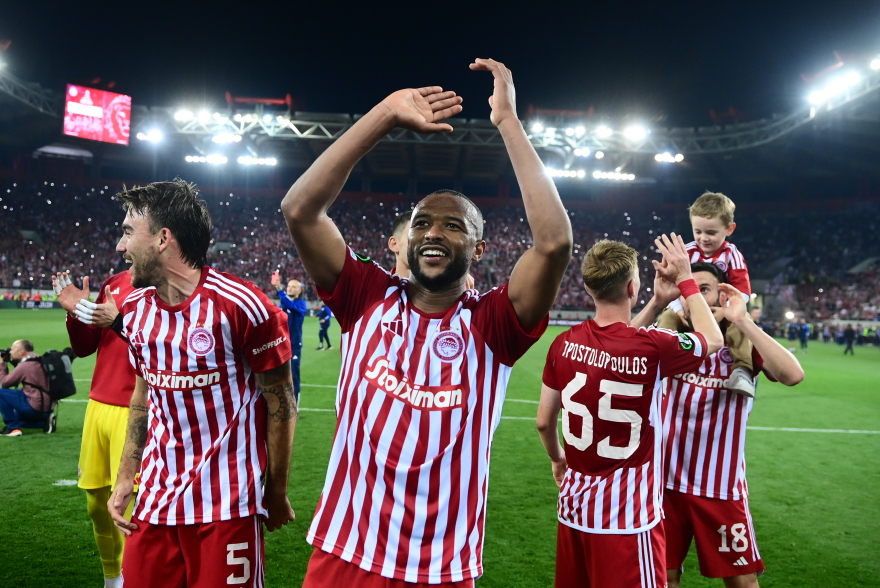 Ολυμπιακός: Ελληνική τραγωδία για την Άστον Βίλα, γράφουν οι Άγγλοι - «Φέρτε μας το Ευρωπαϊκό» το σύνθημα του κόσμου του Ολυμπιακού