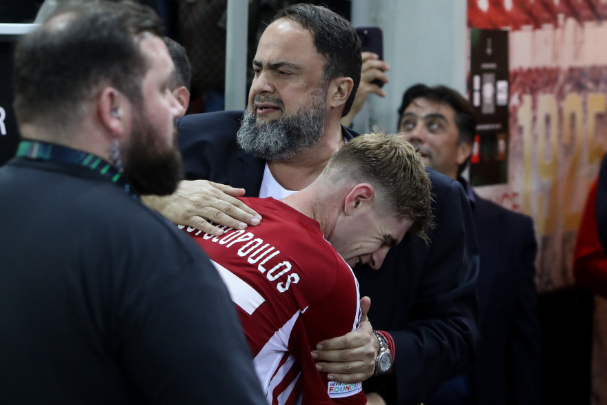 Ολυμπιακός: Ελληνική τραγωδία για την Άστον Βίλα, γράφουν οι Άγγλοι - «Φέρτε μας το Ευρωπαϊκό» το σύνθημα του κόσμου του Ολυμπιακού