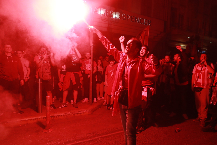 Ολυμπιακός: Ελληνική τραγωδία για την Άστον Βίλα, γράφουν οι Άγγλοι - «Φέρτε μας το Ευρωπαϊκό» το σύνθημα του κόσμου του Ολυμπιακού