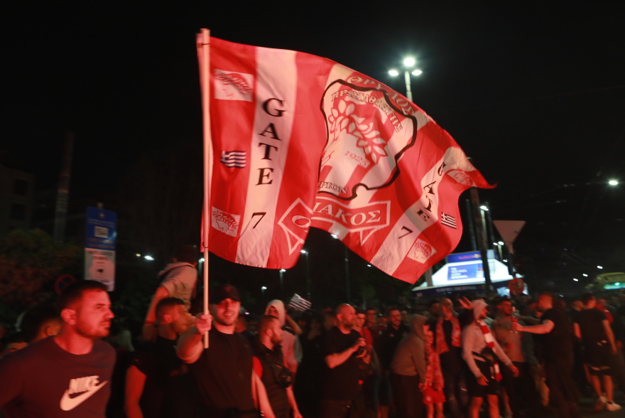 Ολυμπιακός: Ελληνική τραγωδία για την Άστον Βίλα, γράφουν οι Άγγλοι - «Φέρτε μας το Ευρωπαϊκό» το σύνθημα του κόσμου του Ολυμπιακού