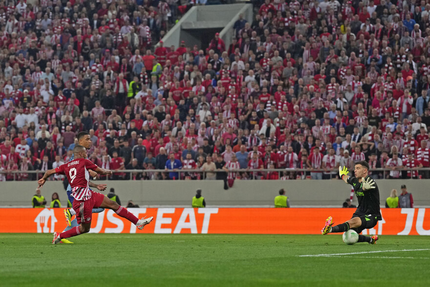 Αγιούμπ Ελ Καμπί: Έκανε αυτό που δεν έκανε ο Μουανί στο Μουντιάλ, νικώντας τον Μαρτίνες στο 2-0 - Βίντεο & φωτογραφίες