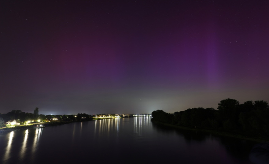 Γεωμαγνητική καταιγίδα χτυπάει τη Γη: Απίθανες εικόνες από το Βόρειο Σέλας σε ΗΠΑ και Ευρώπη